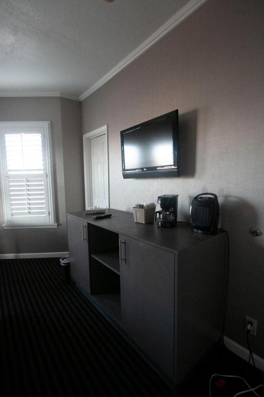 Alpha And Motel 2*