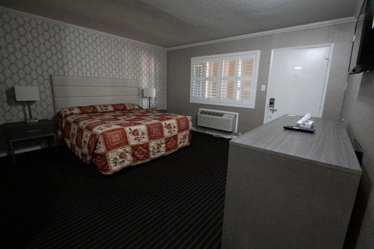 Alpha And Motel 2*