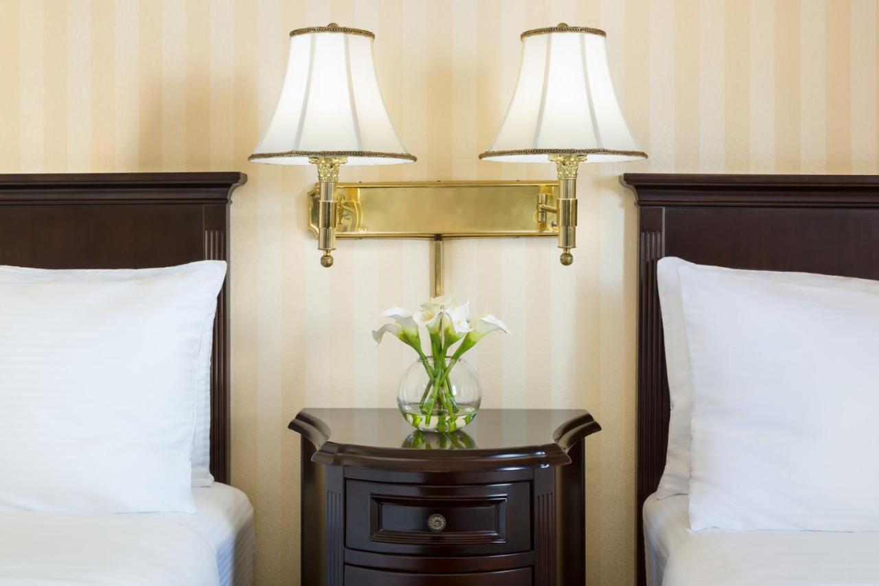 Whitcomb 3* San Francisco