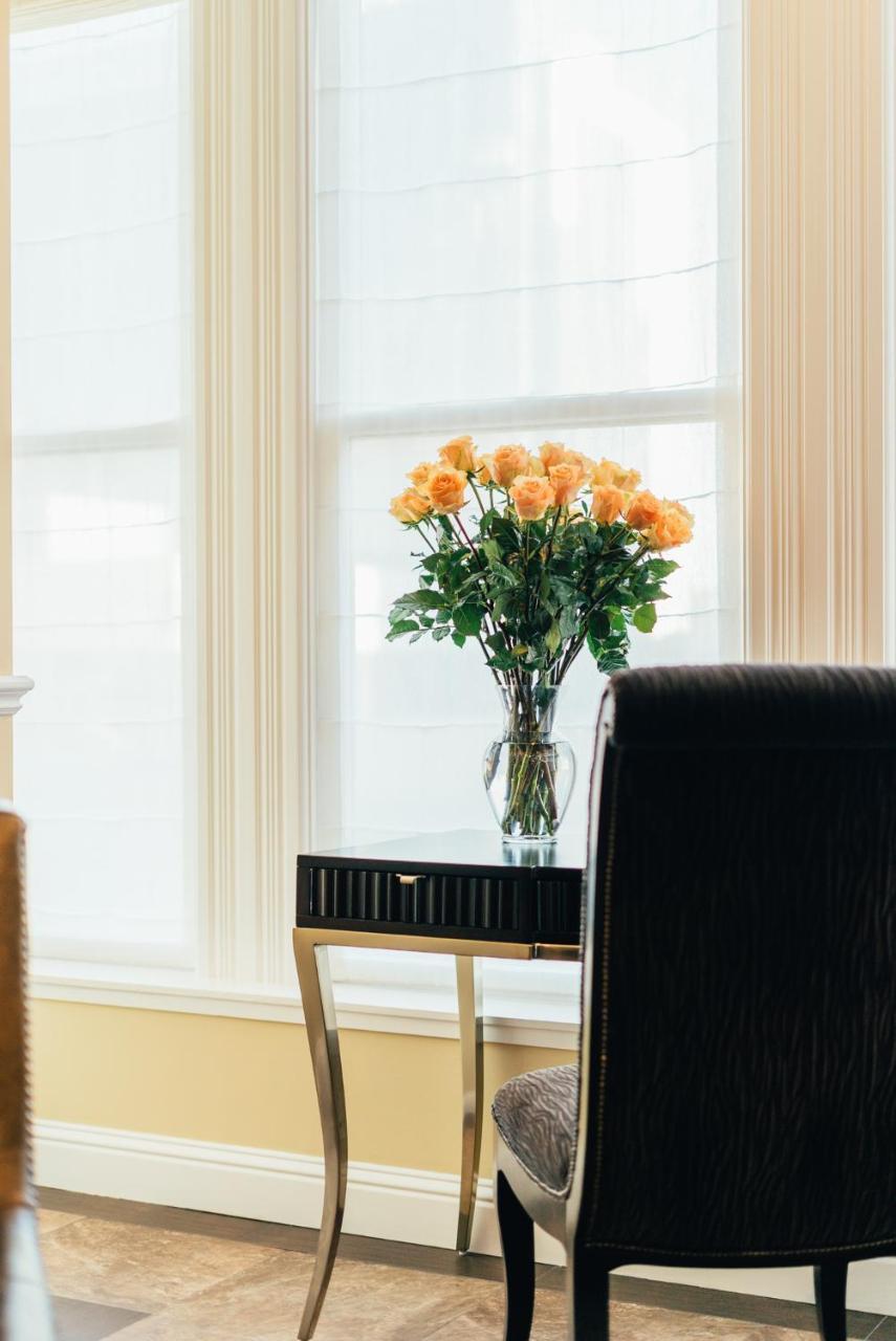 Neighbourgood Sutter Mansion 5*