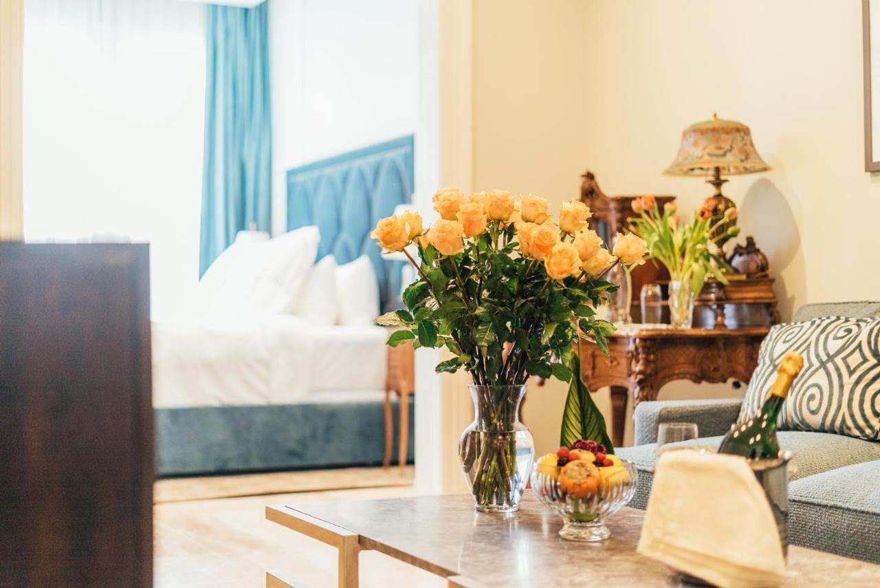 Mansion On Sutter 5*