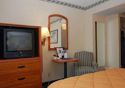 Comfort By The Bay Inn