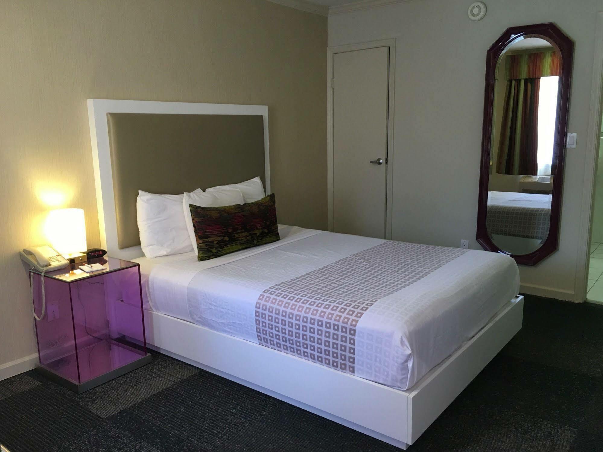 Motel At Golden Gate 2*