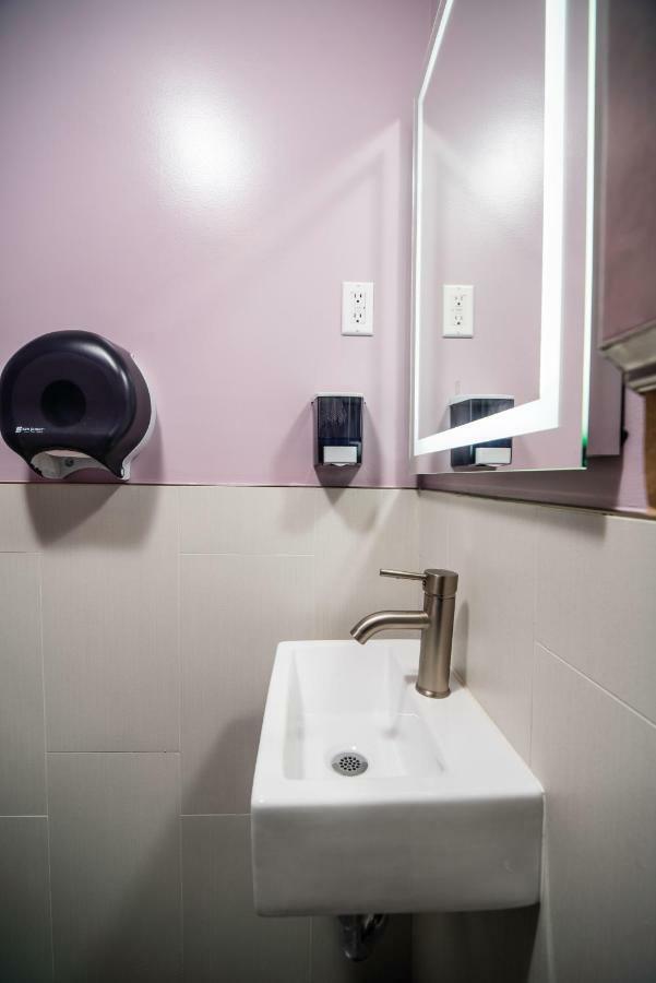 Hostel Ansonia *