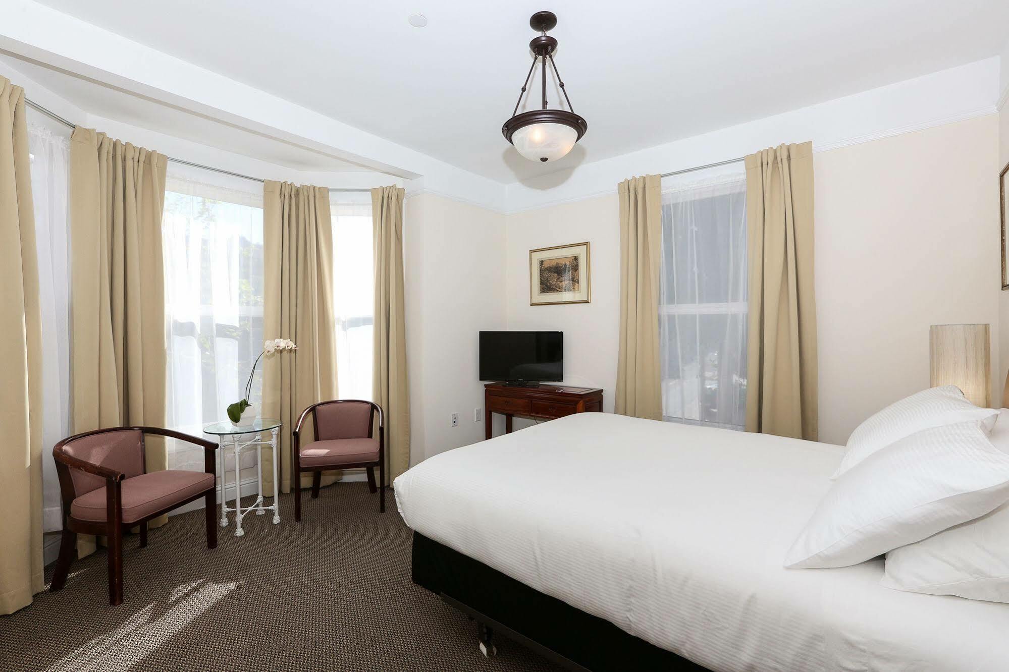 The Grove Inn 3*