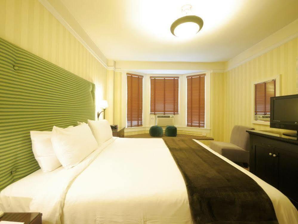 Executive Vintage Court Hotel