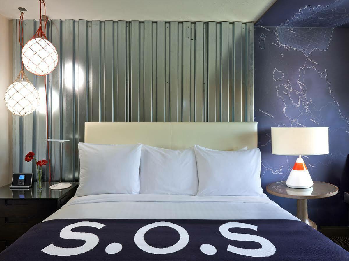 Zephyr Hotel 4*