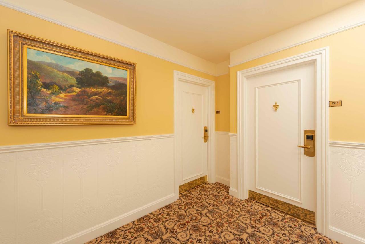 Stanyan Park Hotel 3*