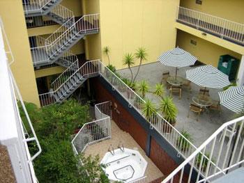 Oasis Inn 2*