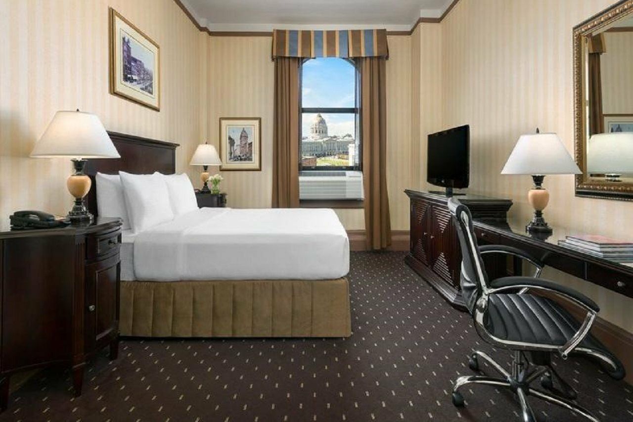 Hotel Whitcomb 3*