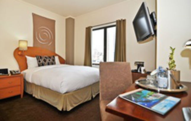 Metropolis Hotel