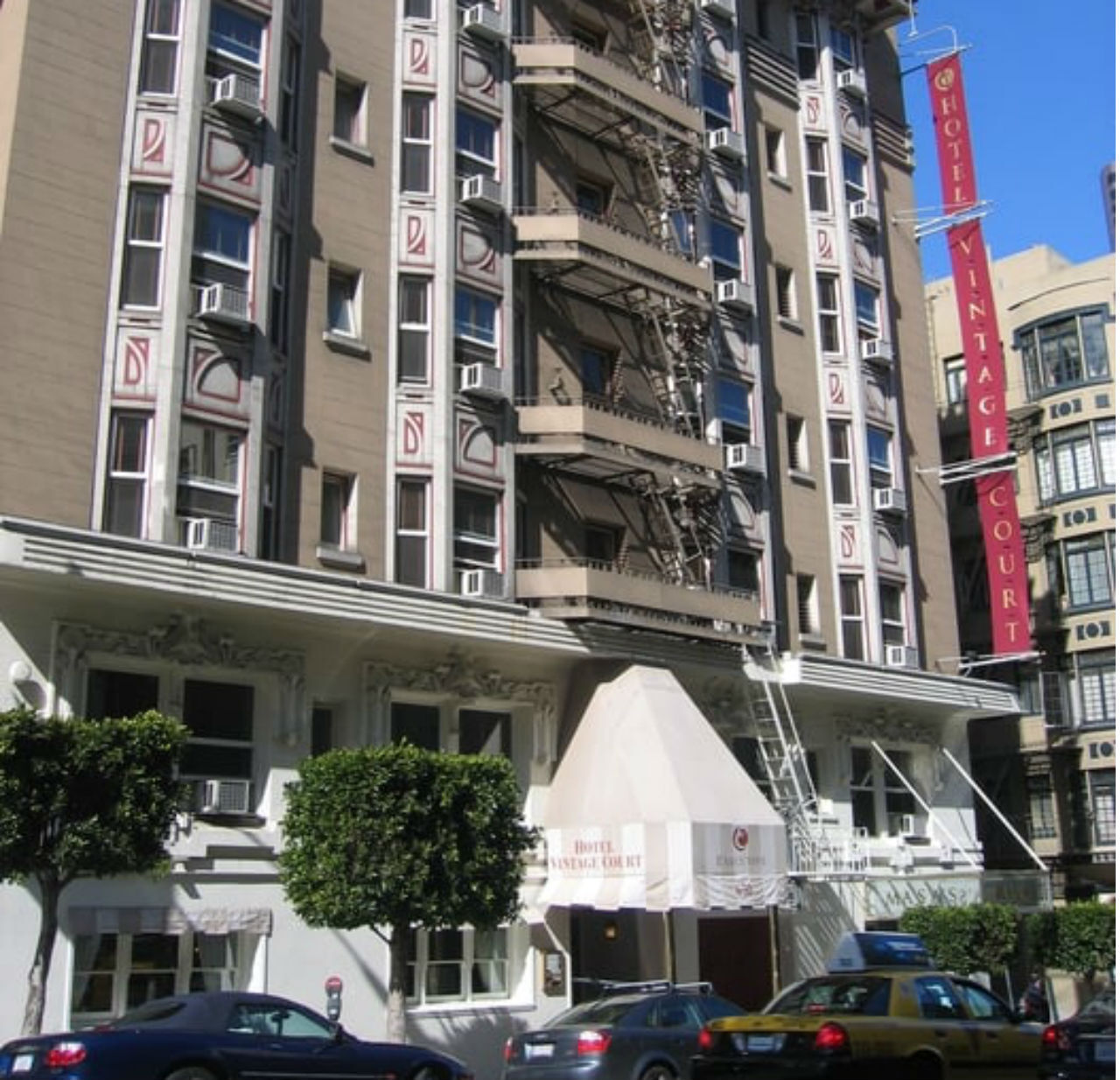 Hotel Executive Vintage Court