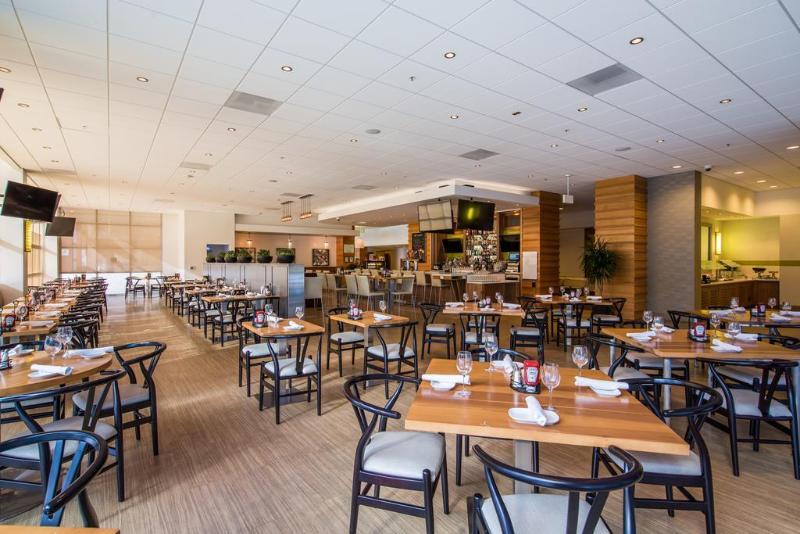 Holiday - Golden Gateway Newly Renovated With No Fee 3*