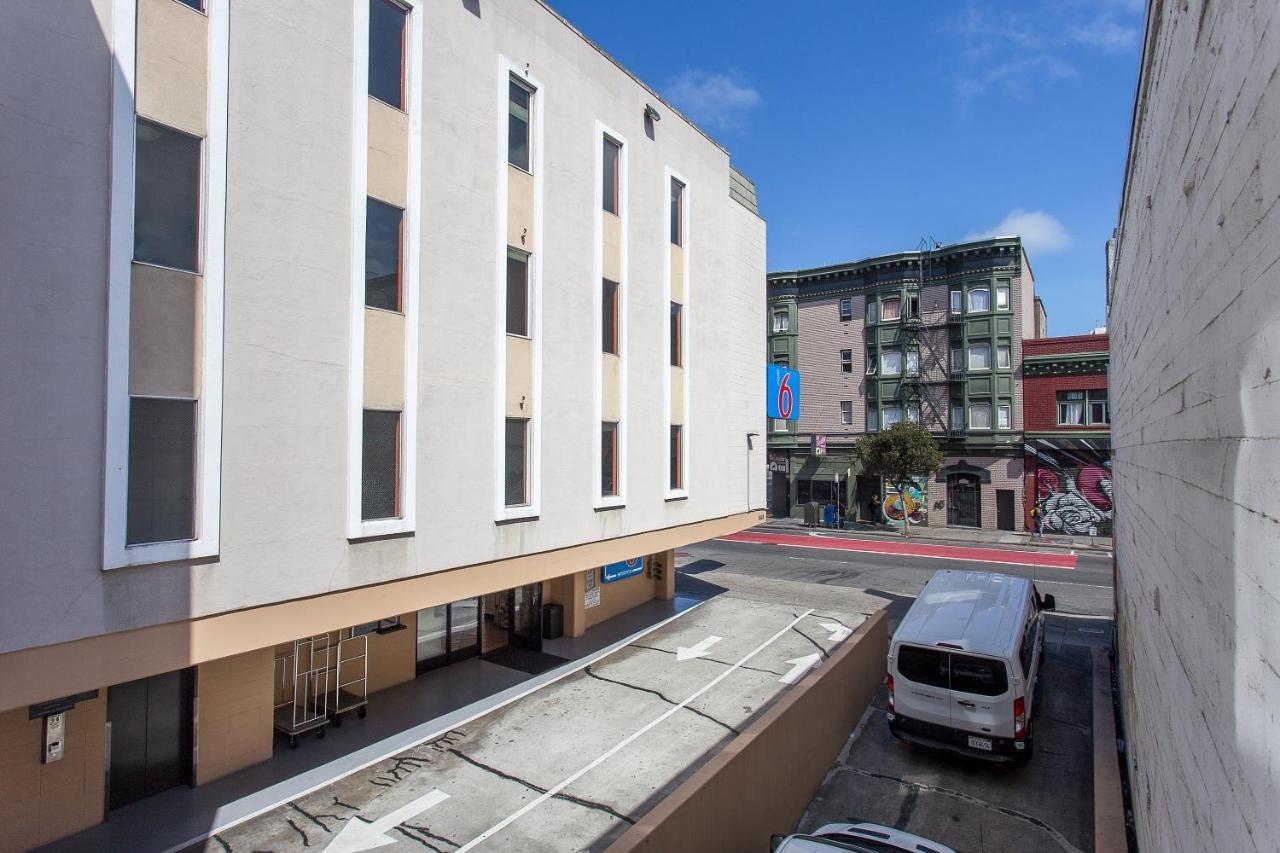 Cathedral Hill Hotel 2*