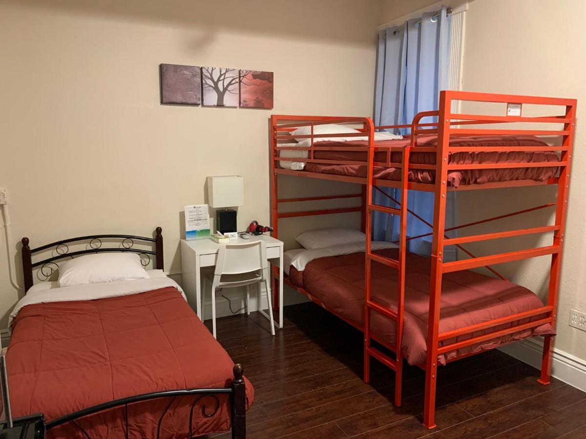 Hostel Orange Village *