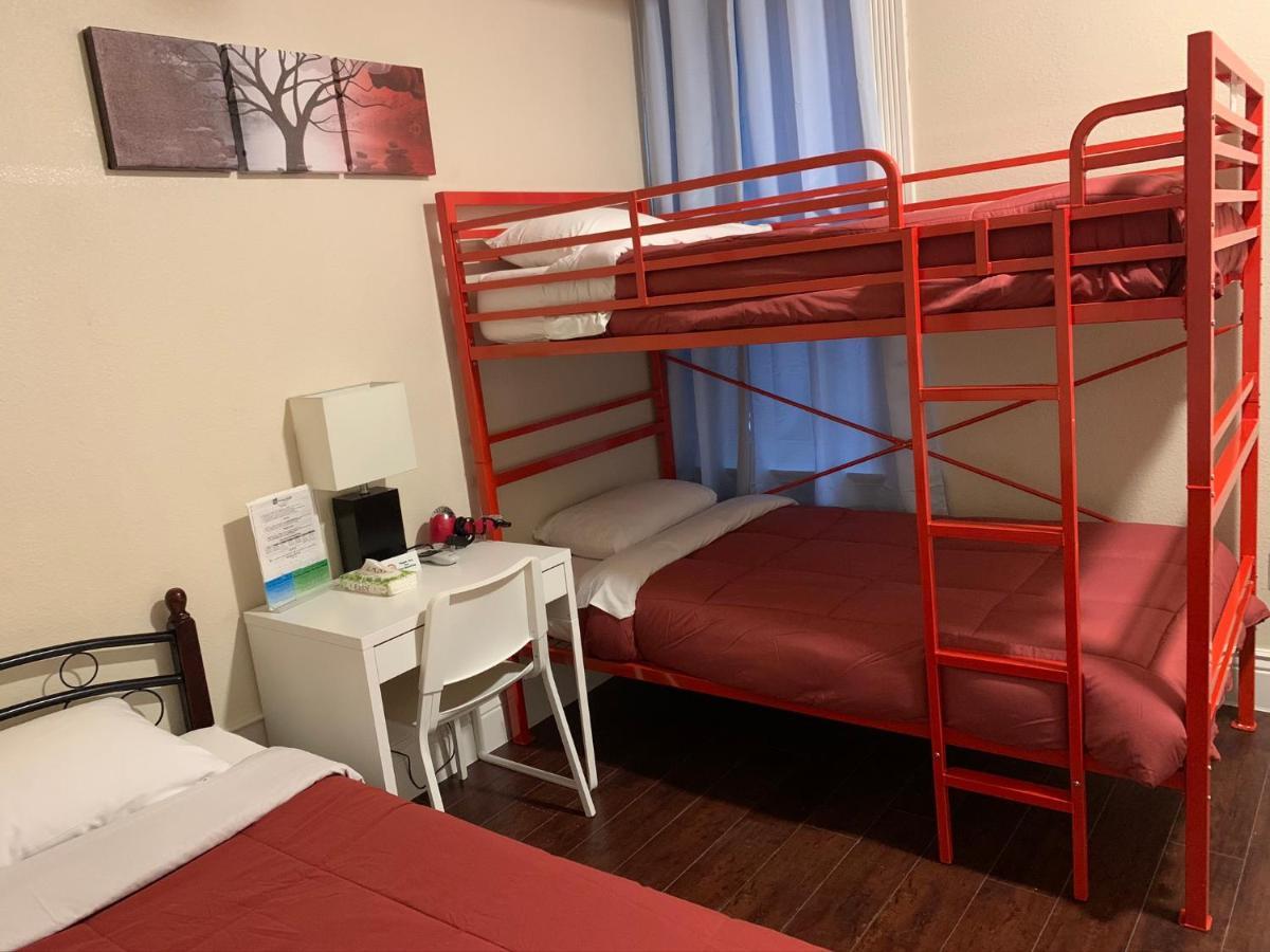 Hostel Orange Village *
