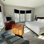 Marina Inn