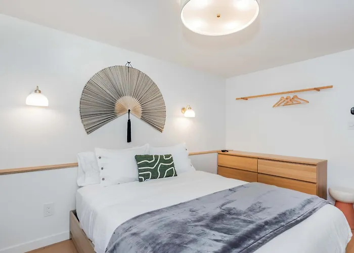 Luxury Guest Suite With Private Bath