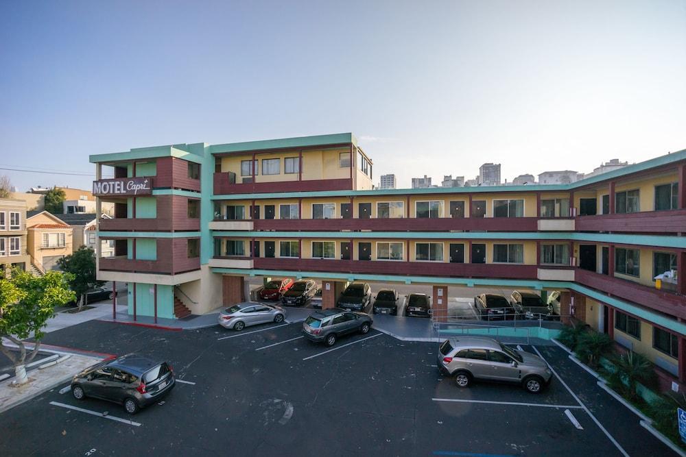 Capri Motel