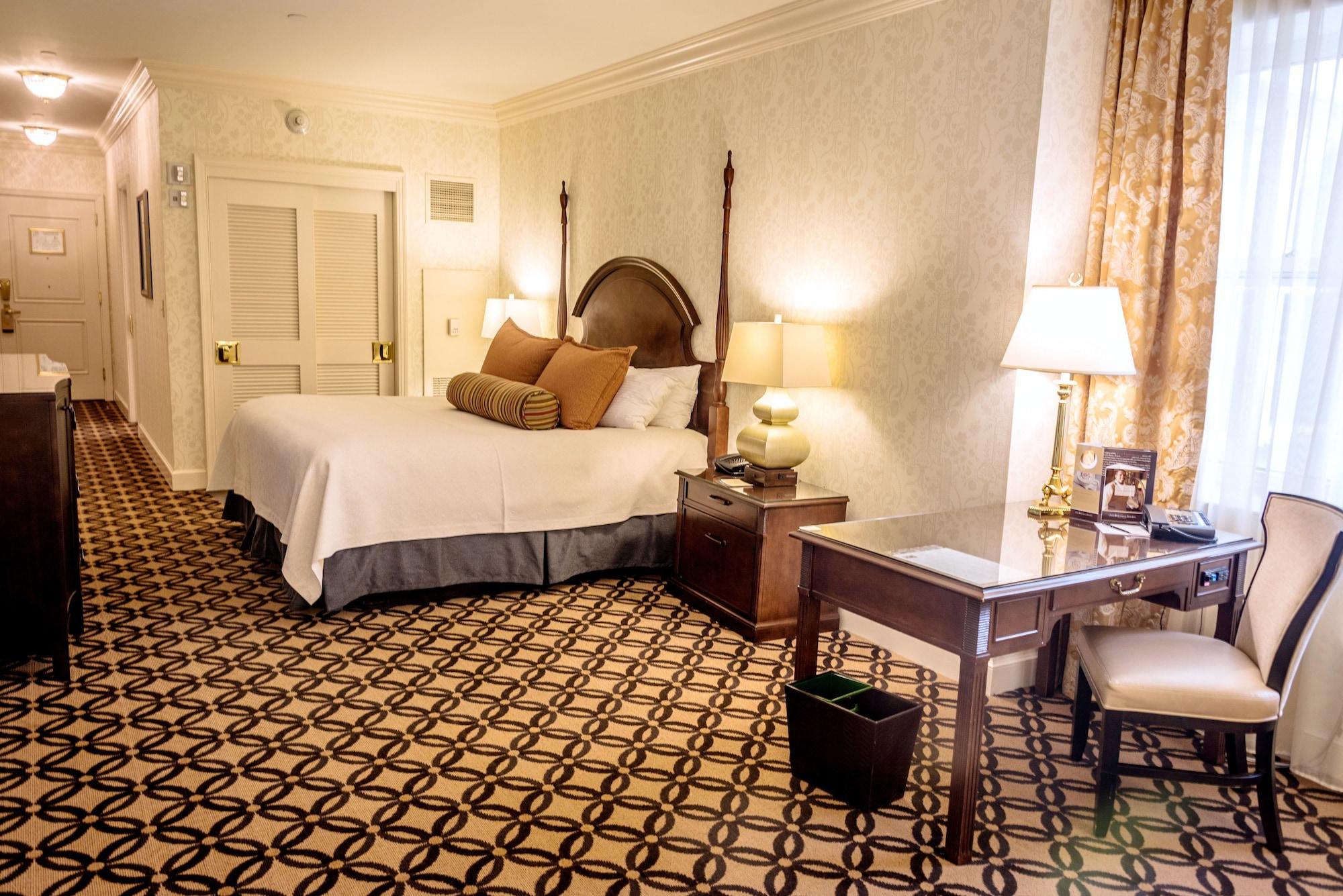 Omni Hotel 4*