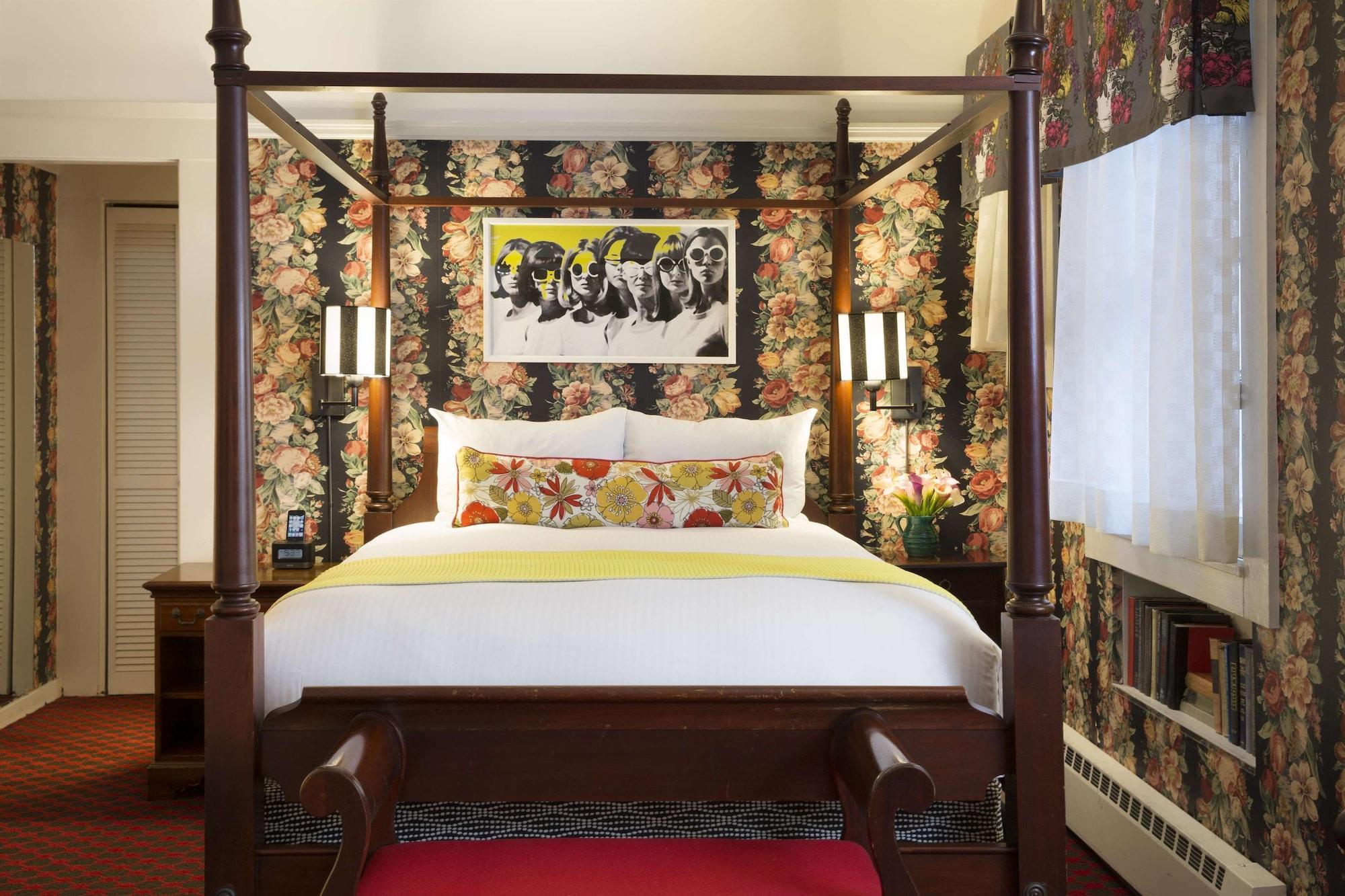 Hotel White Swan 3*