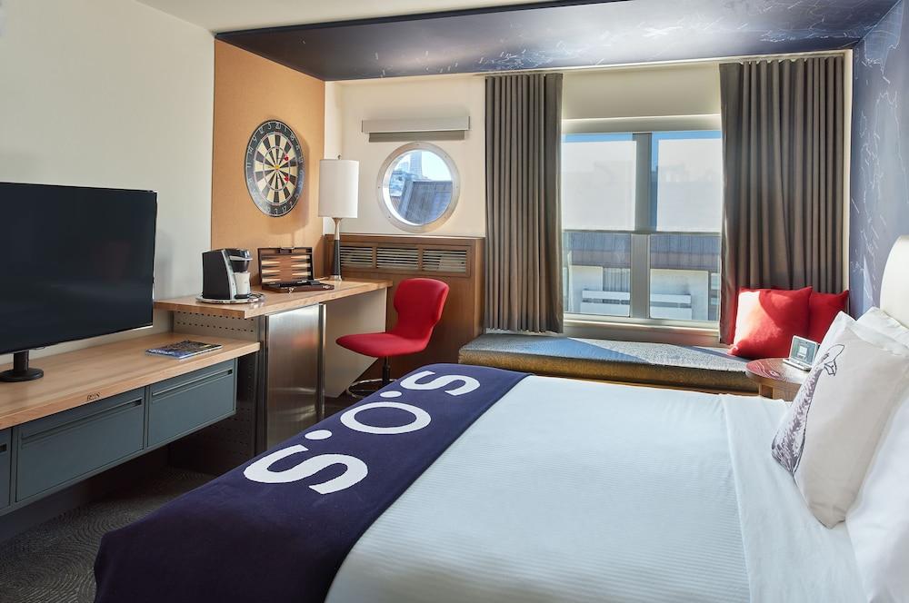 Zephyr Hotel
