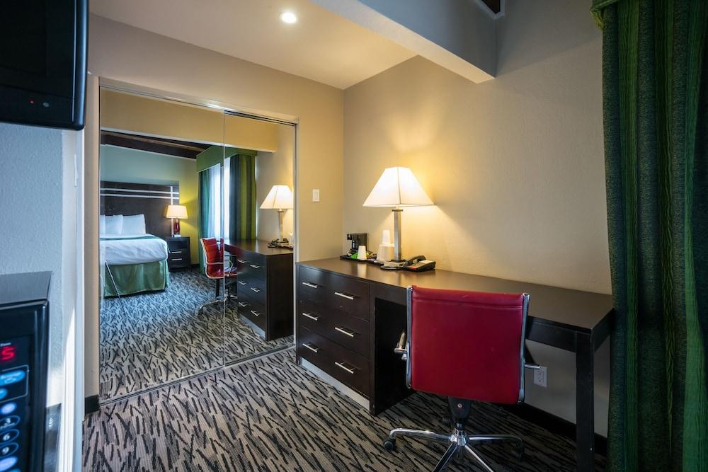 Capri Motel