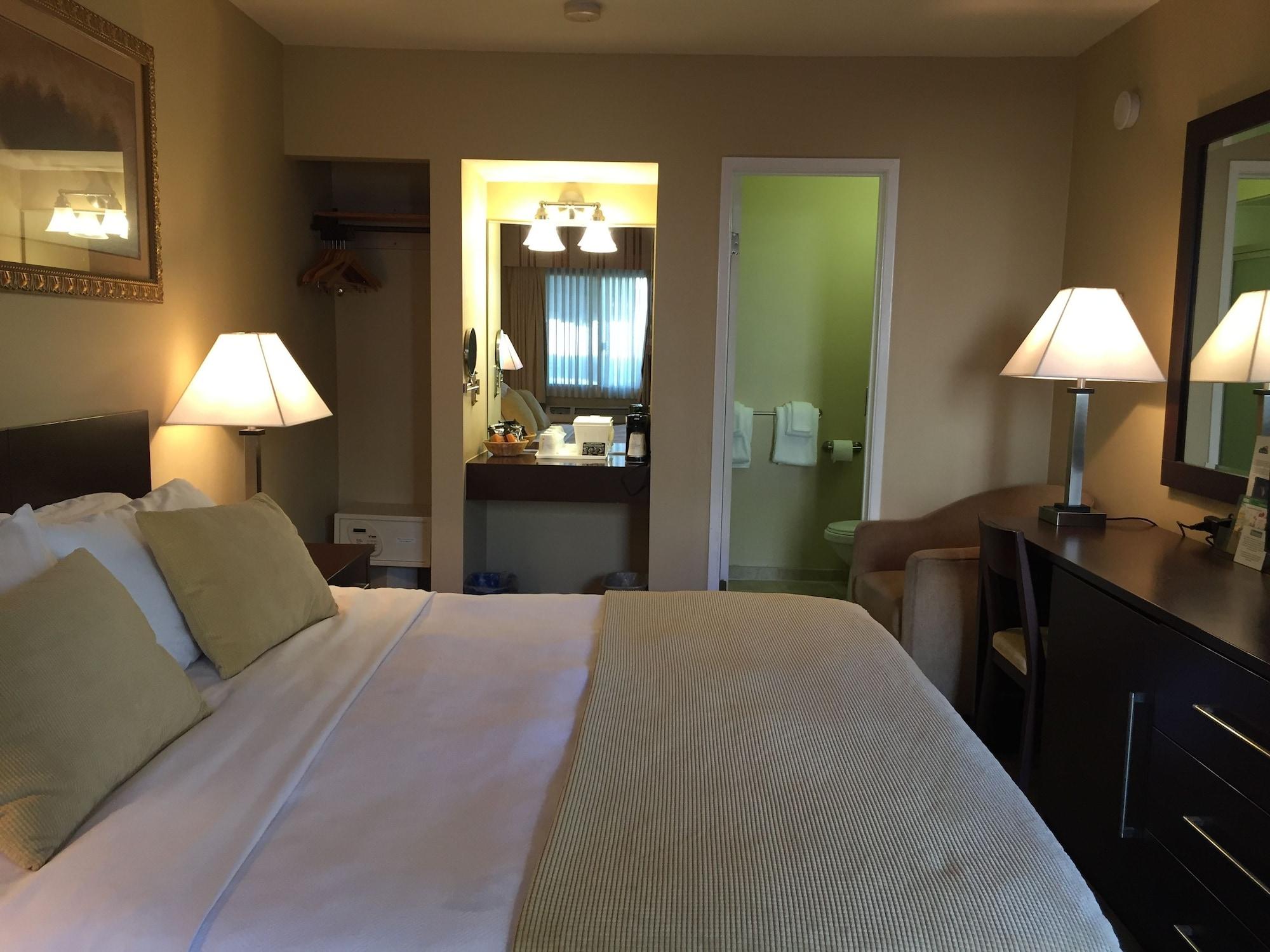 Travelodge By Wyndham Presidio 2*