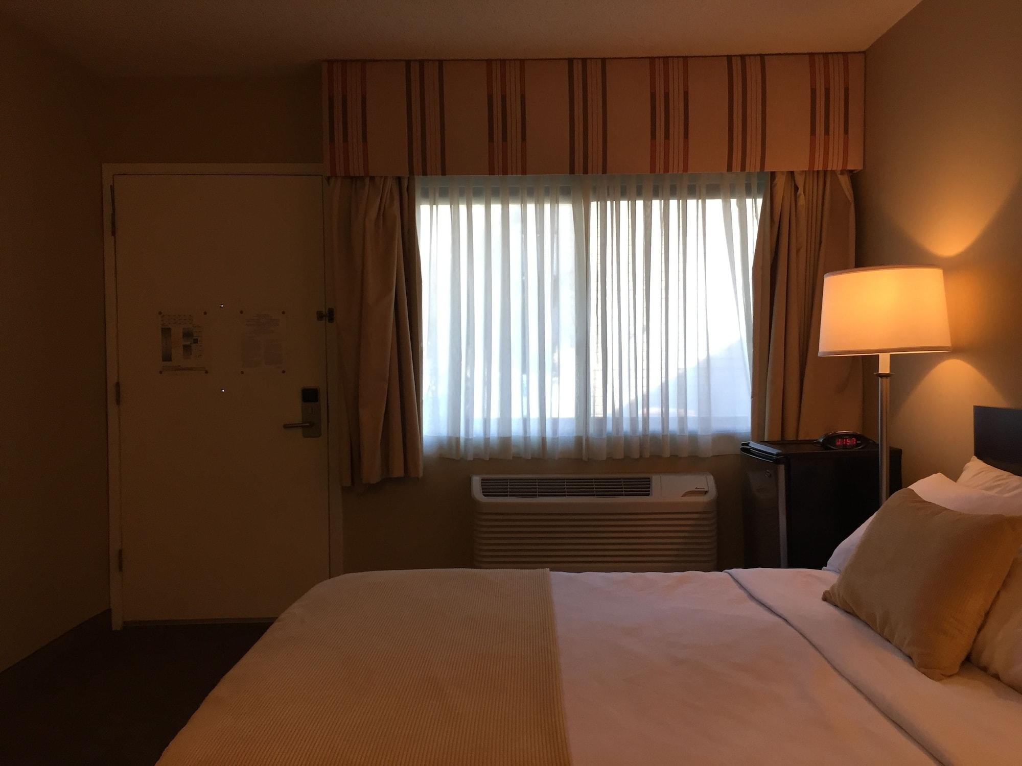 Travelodge By Wyndham Presidio