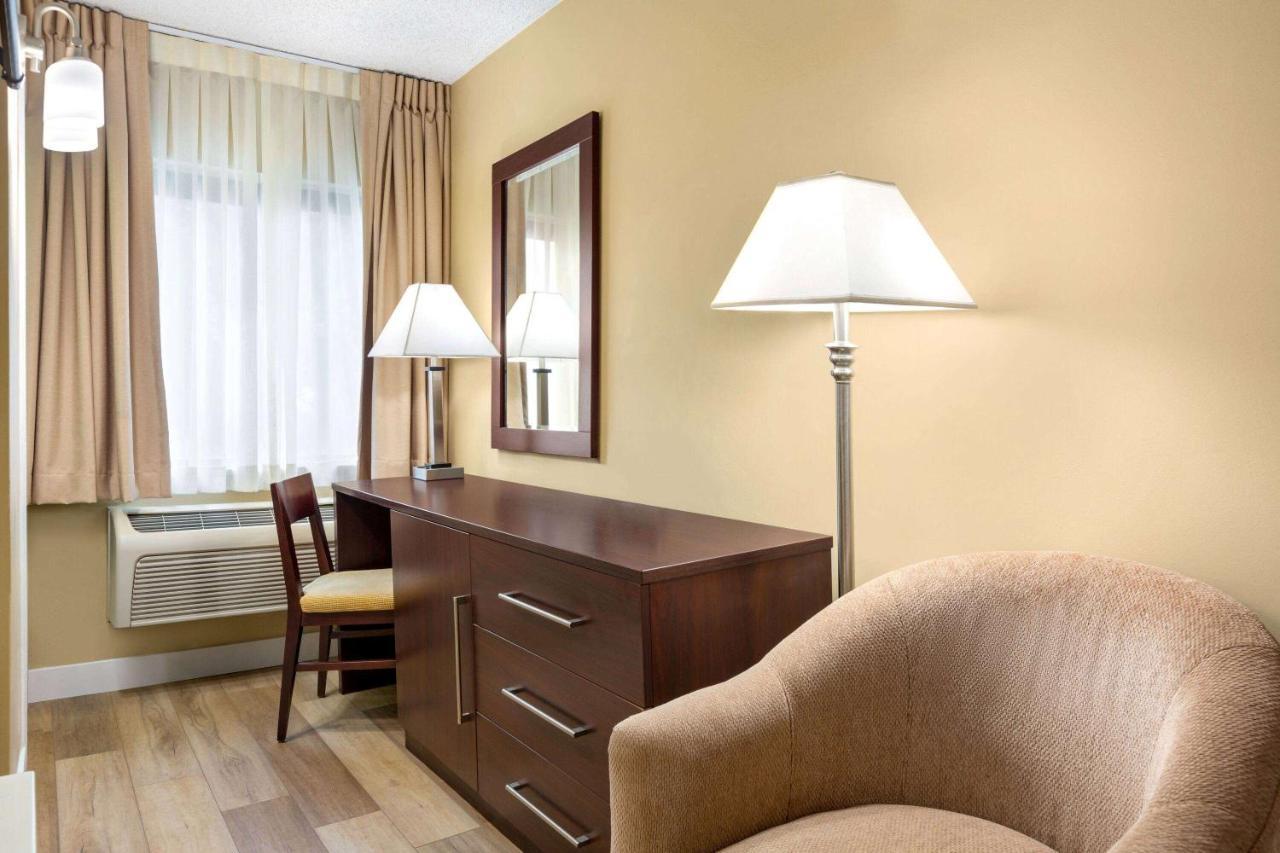 Travelodge By Wyndham Presidio Motel 2*