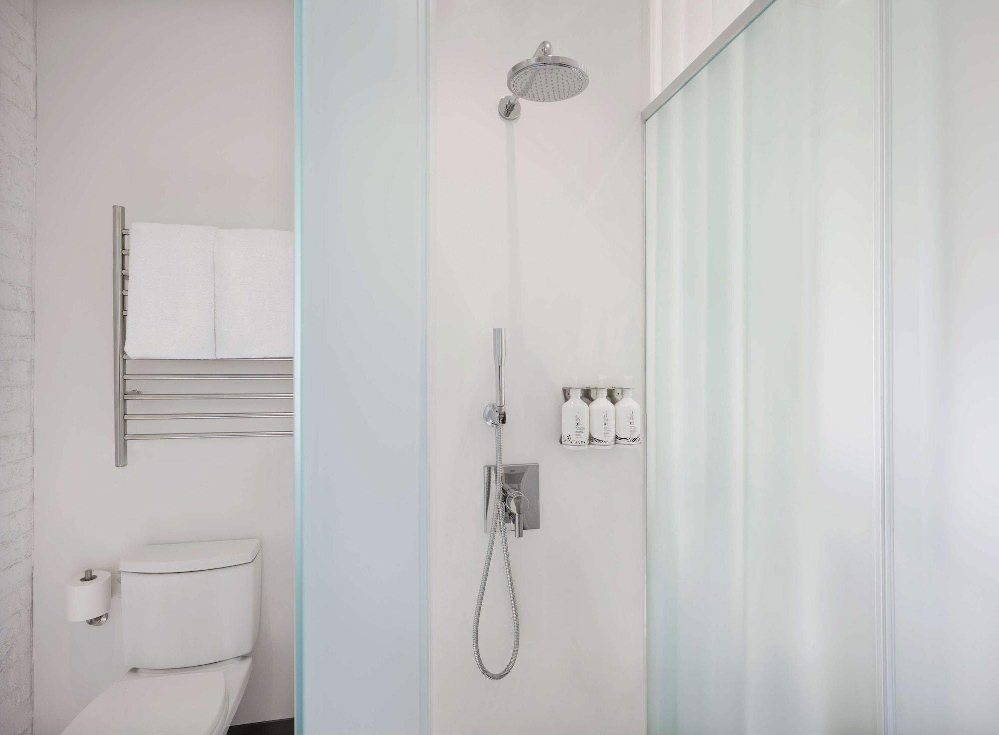 Yotel Hotel 4*