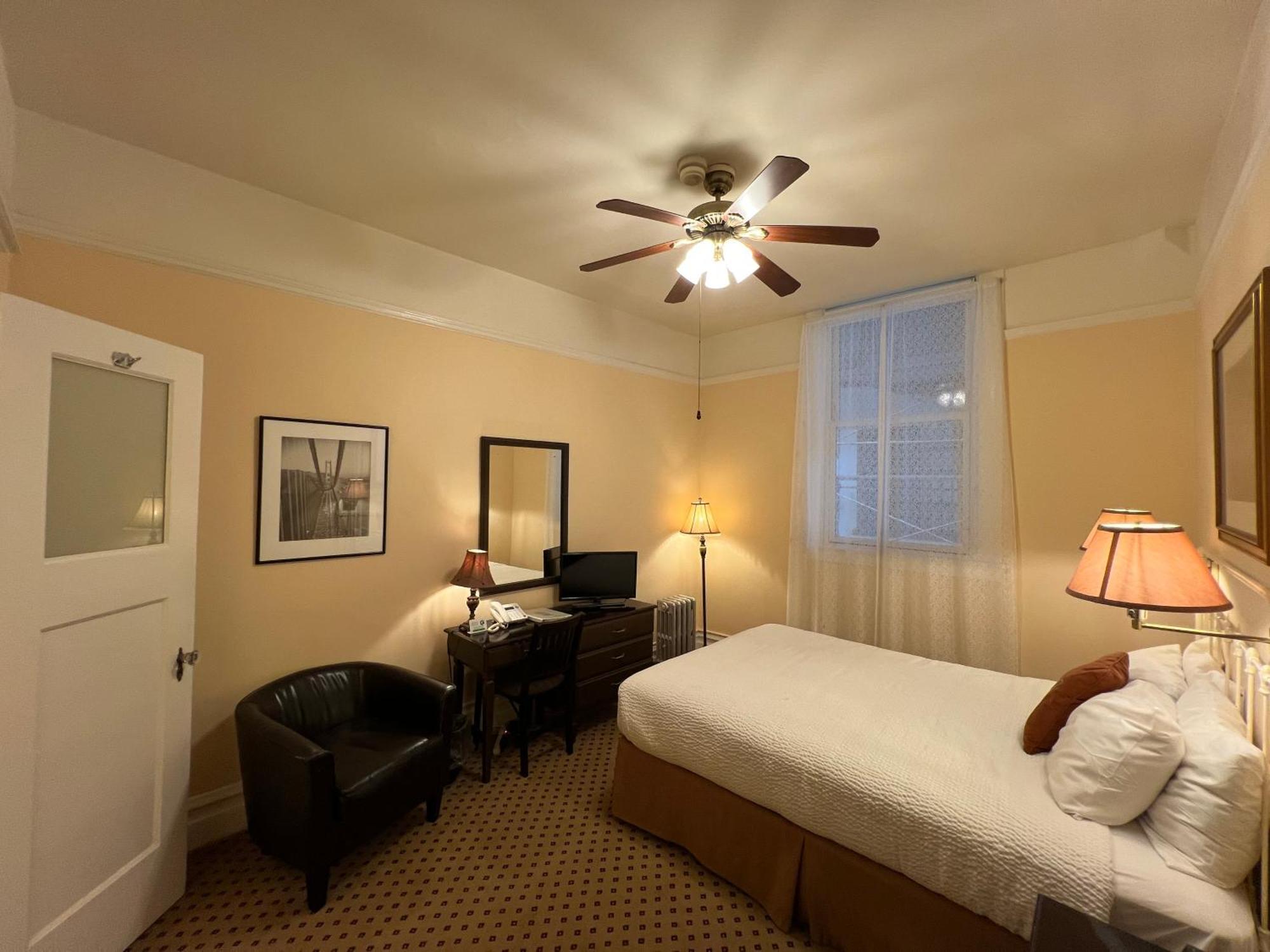 Hotel The Andrews 3*