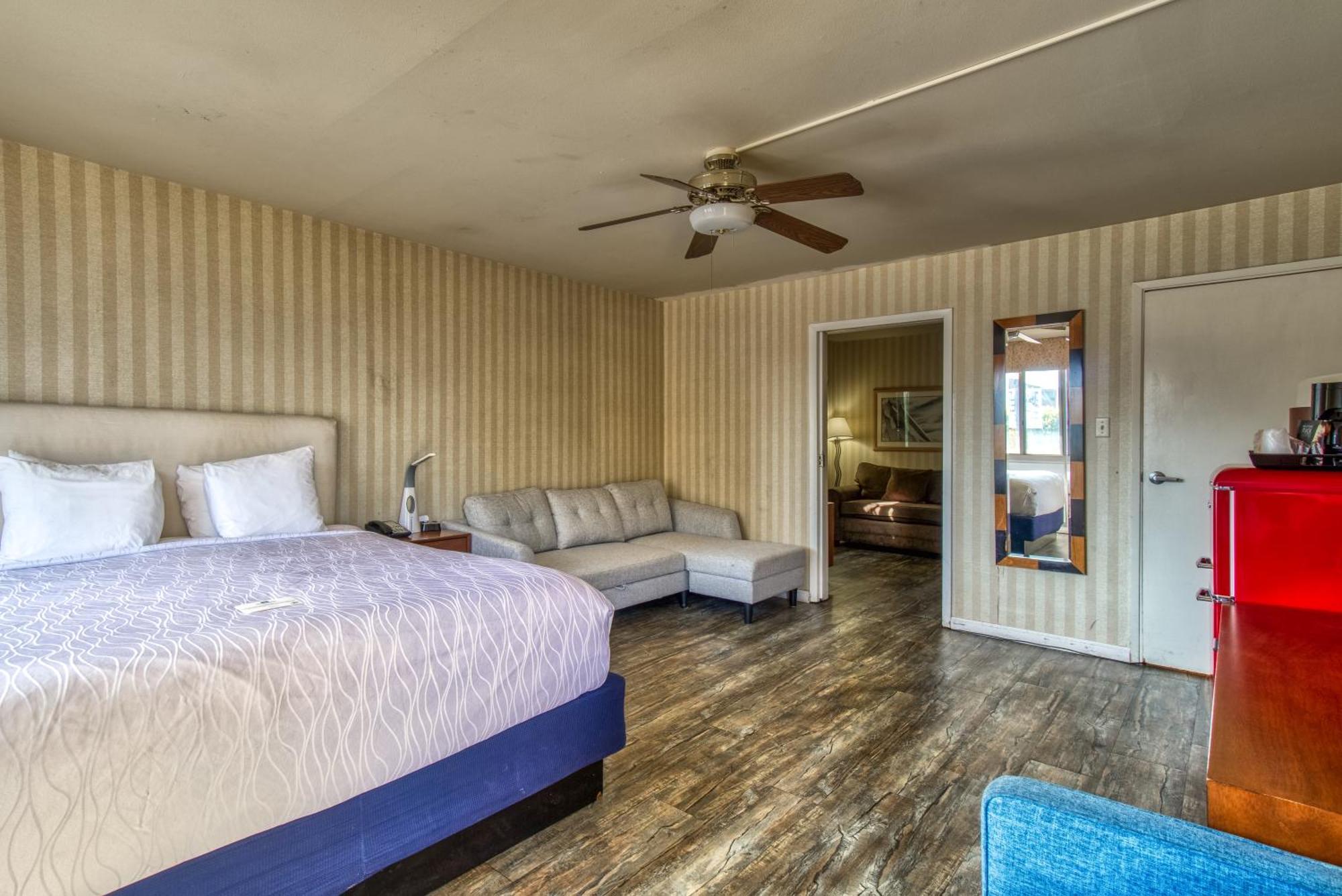 Motel The Wharf