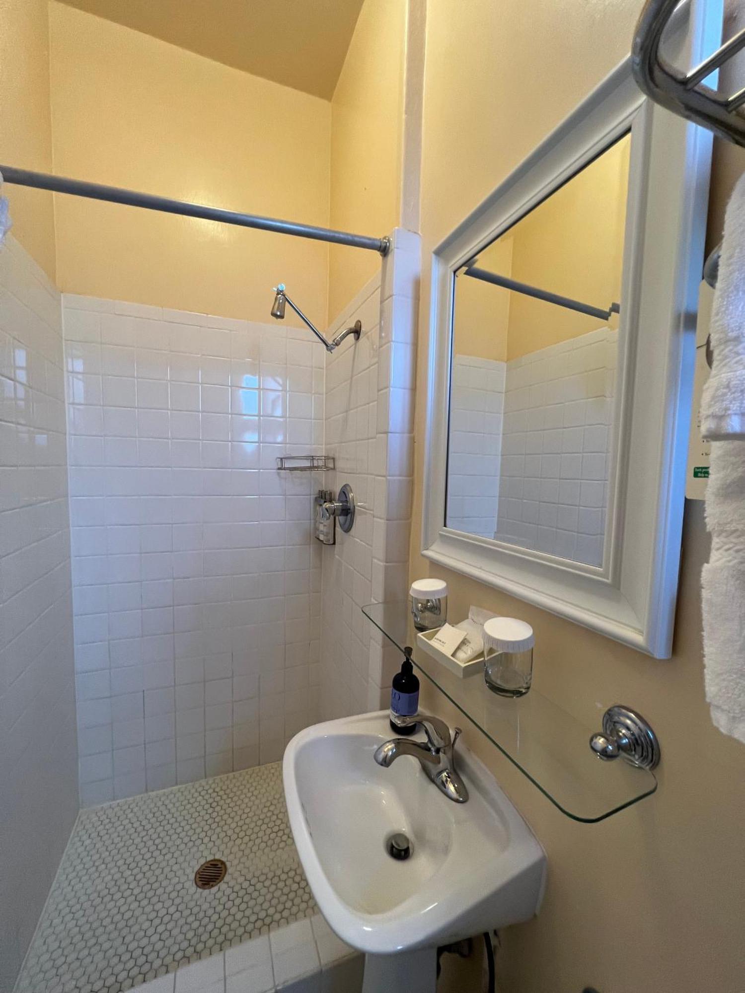 The Andrews Hotel 3*