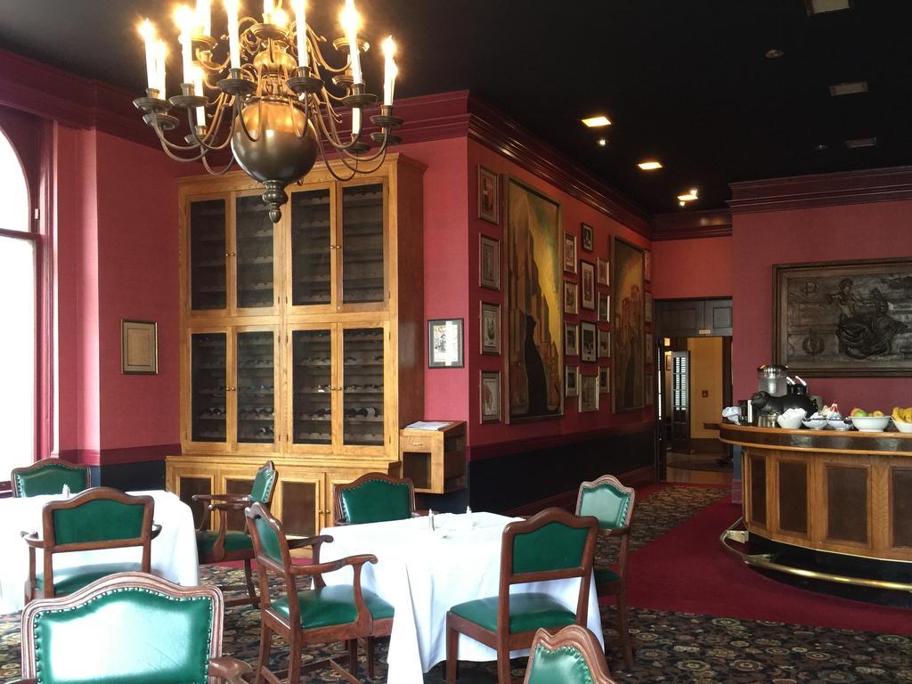 University Club Of 4*