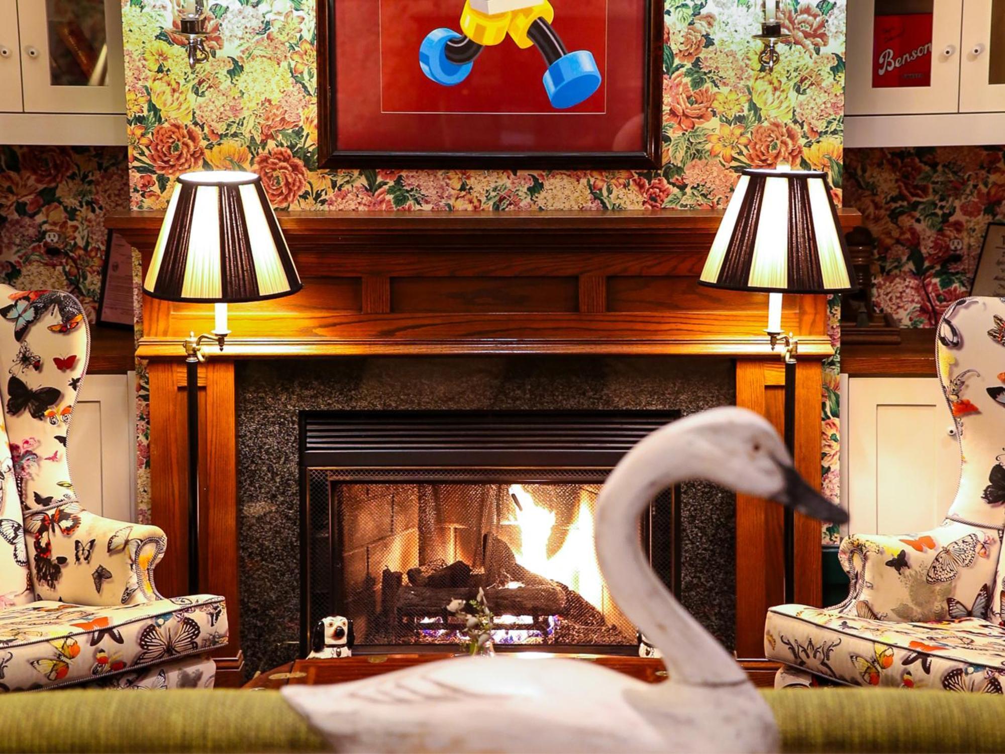 White Swan Hotel 3*