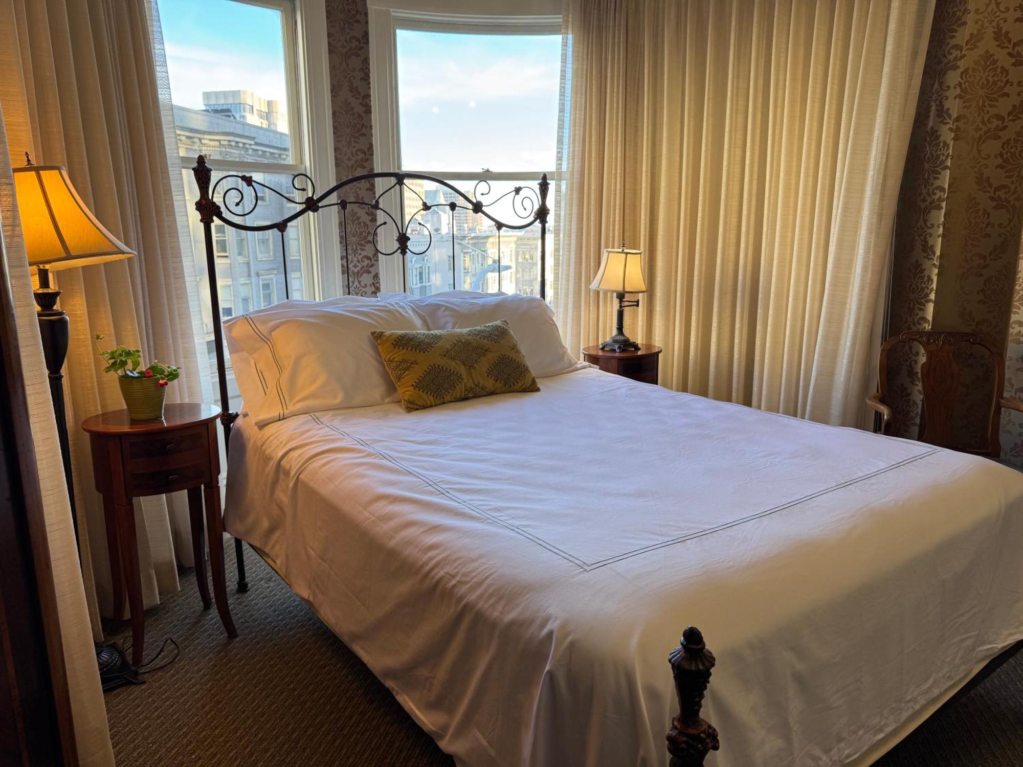 Nob Hill 3*