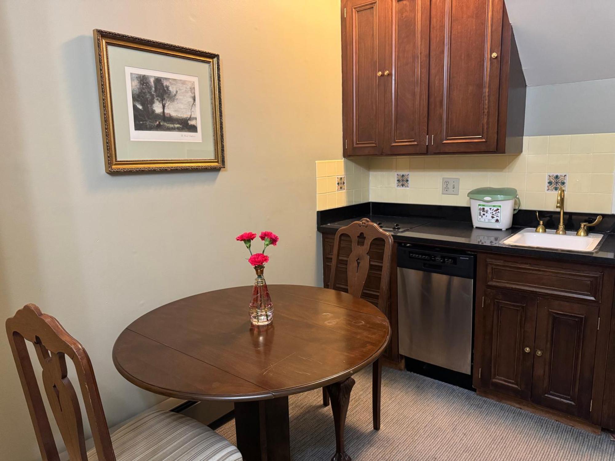 Nob Hill Bed & Breakfast 3*