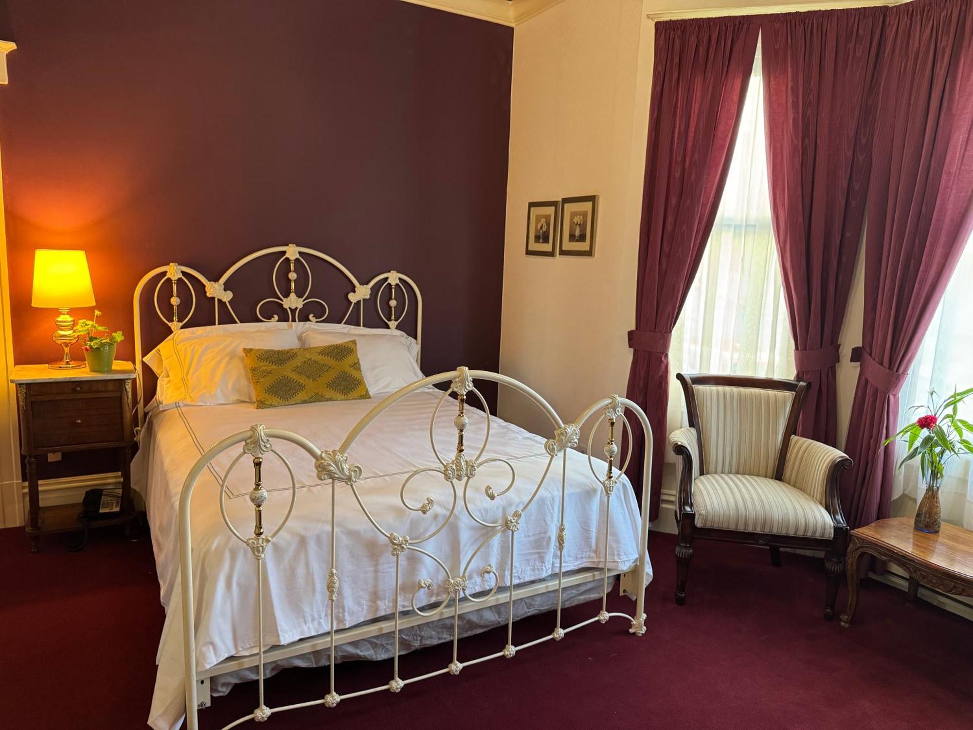 Nob Hill Bed & Breakfast