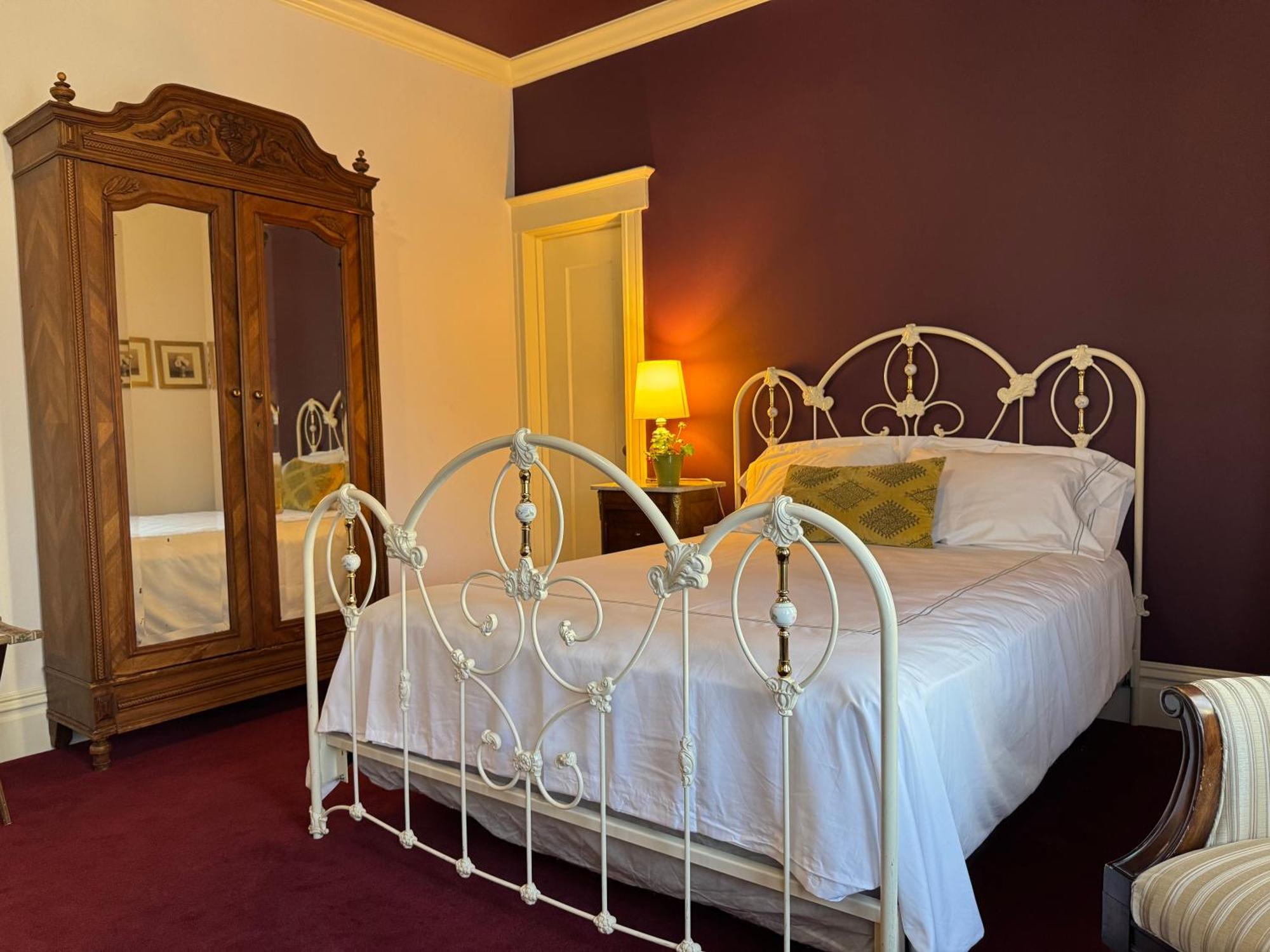 Nob Hill Bed & Breakfast 3*