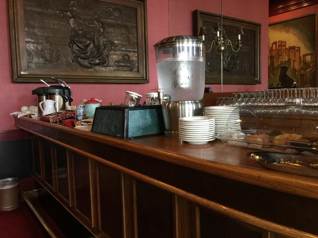 University Club Of Hotel 4*