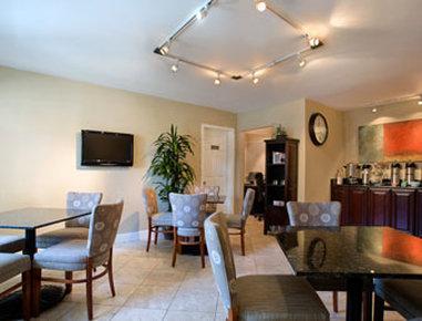 Travelodge By Wyndham Presidio Motel
