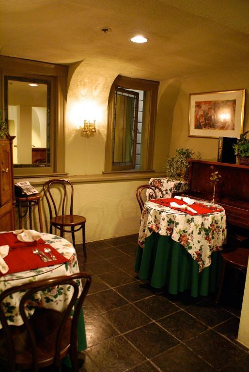 Nob Hill Bed & Breakfast