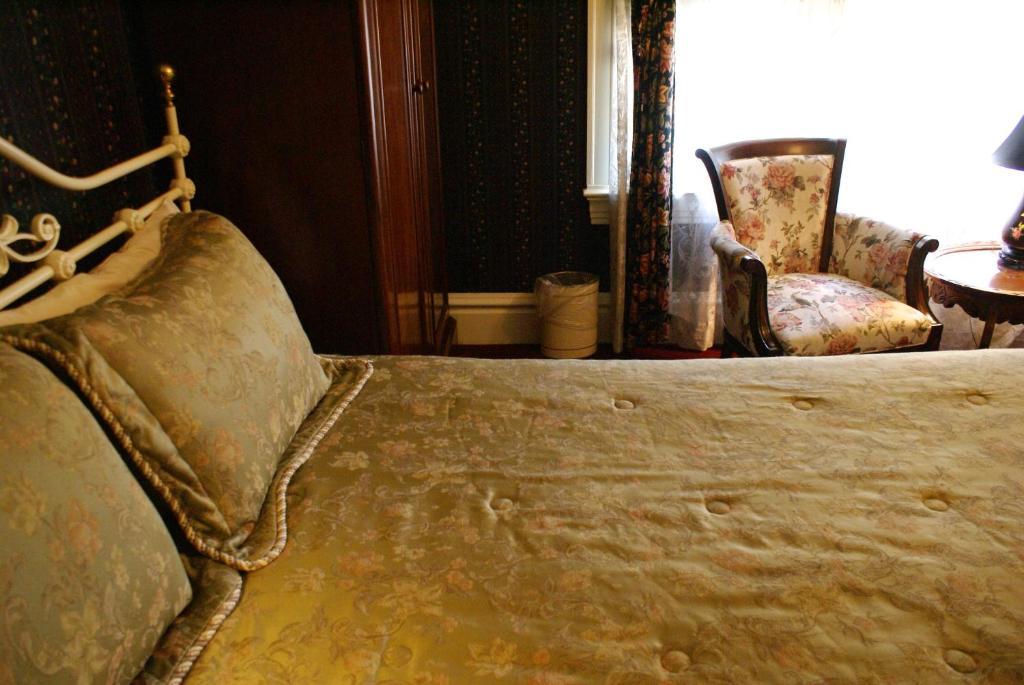 Nob Hill Bed & Breakfast 3*