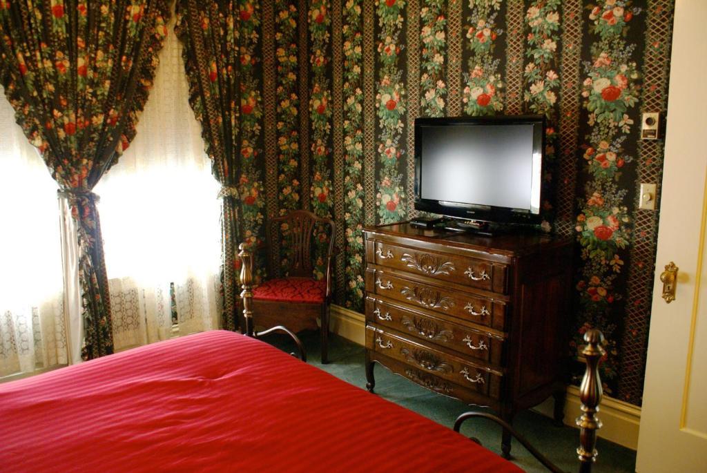 Nob Hill Bed & Breakfast