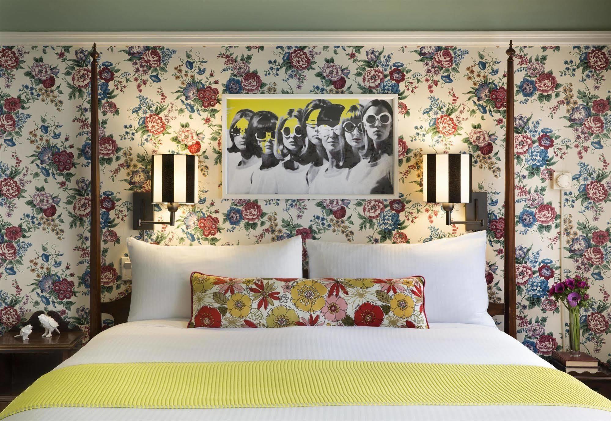 Hotel White Swan 3*