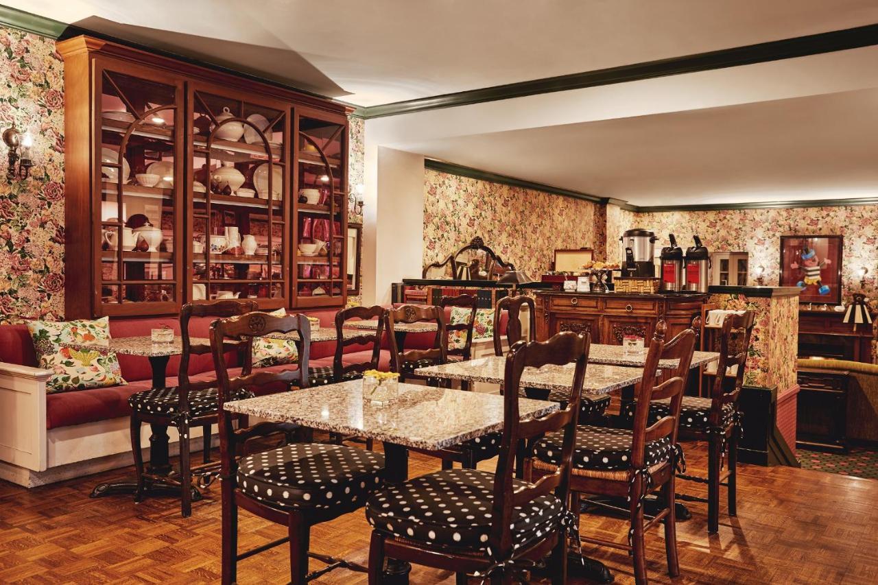 White Swan Hotel 3*