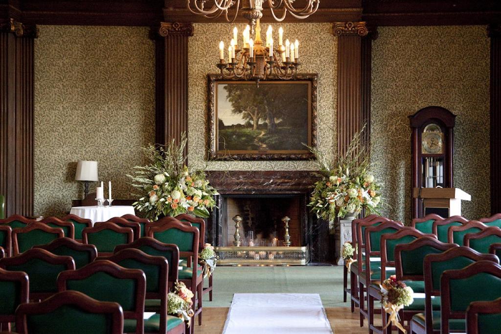 University Club Of 4*