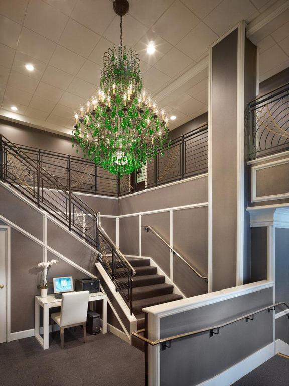 G Hotel