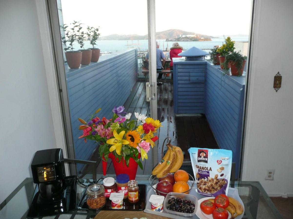 Bayview Penthouse Homestay *